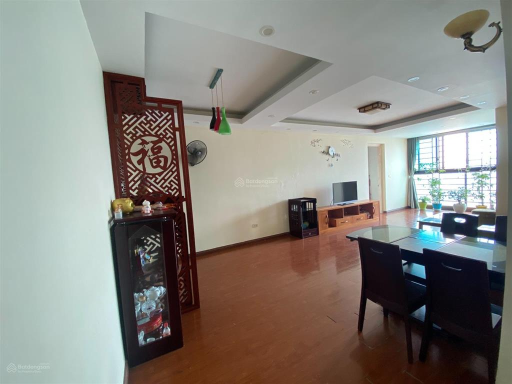 Bán cc vnt 19 nguyễn trãi, thanh xuân,tầng trung siêu đẹp,dt120m2, 3 ngủ 2vs, sđcc. giá nét 11,2 tỷ