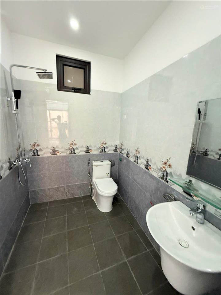 Bán nhà la nội, dương nội, ôtô đỗ cửa, dt33m2/35m2, 5 tầng, 3 ngủ, nội thất đầy đủ,  0972 858 ***.