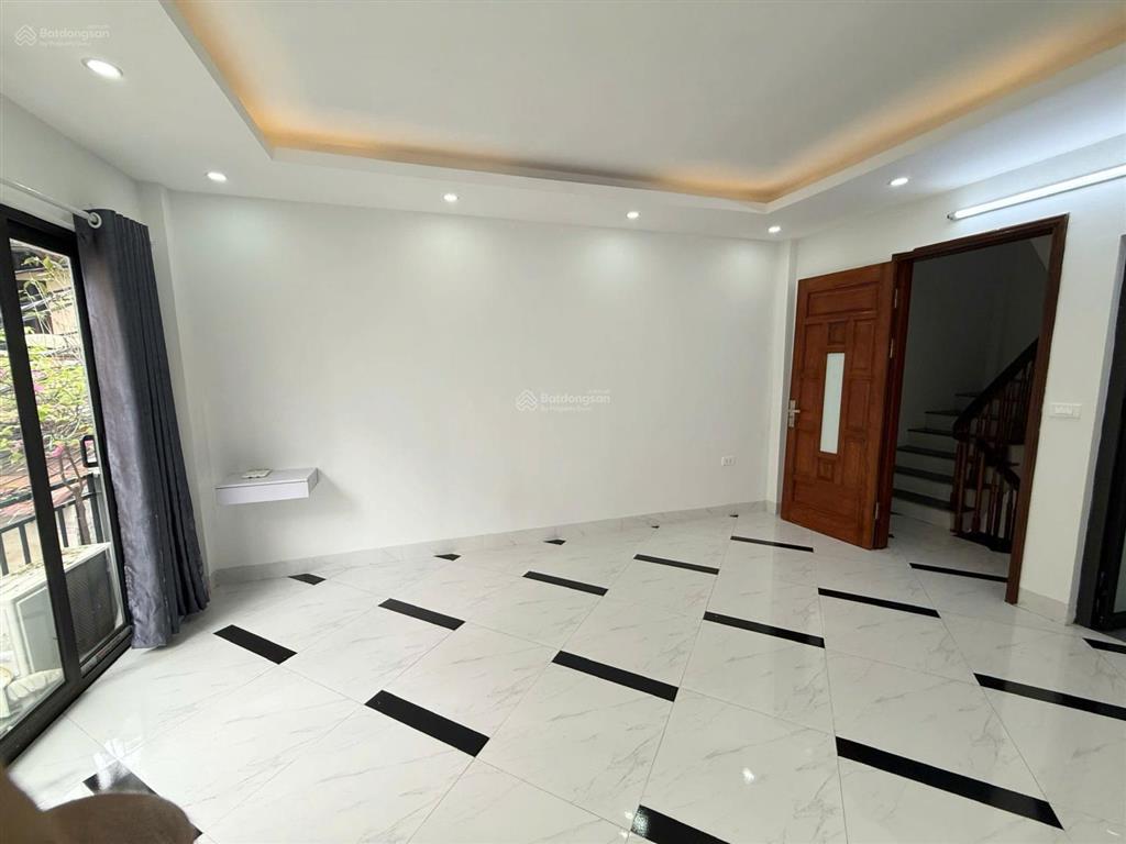 Bán nhà la nội, dương nội, ôtô đỗ cửa, dt33m2/35m2, 5 tầng, 3 ngủ, nội thất đầy đủ,  0972 858 ***.