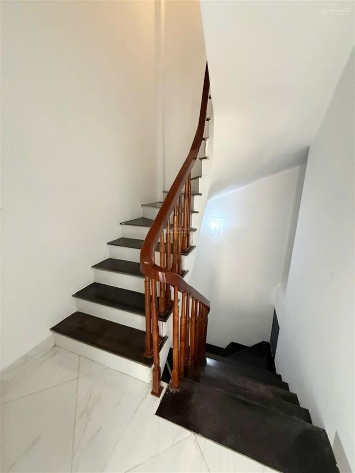 Bán nhà la nội, dương nội, ôtô đỗ cửa, dt33m2/35m2, 5 tầng, 3 ngủ, nội thất đầy đủ,  0972 858 ***.