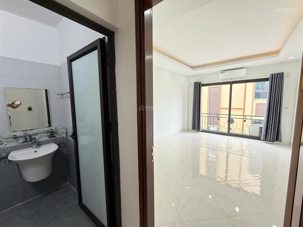 Bán nhà la nội, dương nội, ôtô đỗ cửa, dt33m2/35m2, 5tầng, 3ngủ, 4vs nội thất đầy đủ, 0972 858 ***
