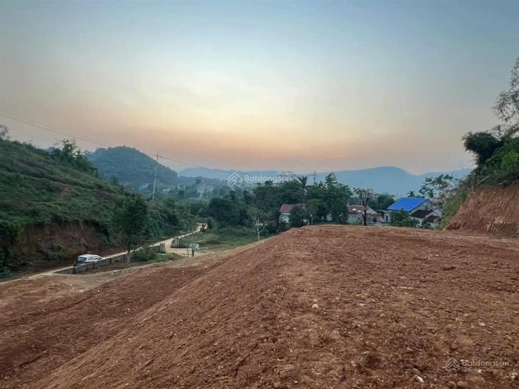 Đất nghỉ dưỡng view siêu đẹp yên trung  thạch thất 1080m² mt gần 30m chỉ 7tr/m2