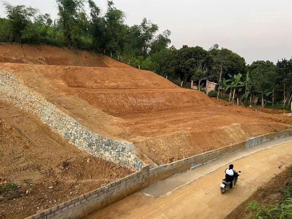 Đất nghỉ dưỡng view siêu đẹp yên trung  thạch thất 1080m² mt gần 30m chỉ 7tr/m2