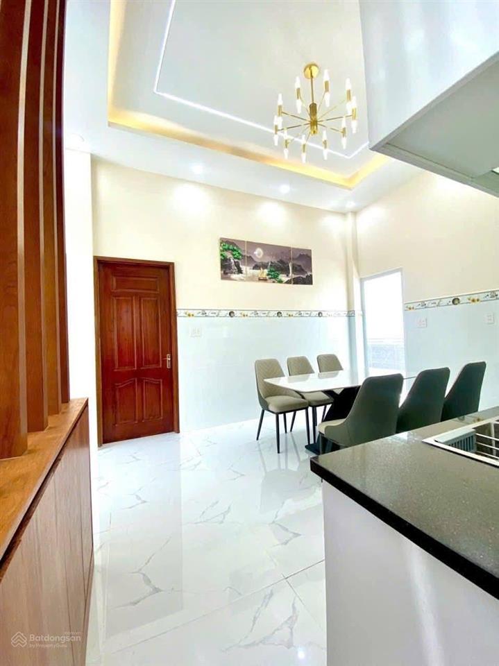 Bán biệt thự mini shr gần chợ hóc môn, dt 7.6 x 16m