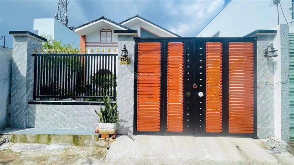 Bán biệt thự mini shr gần chợ hóc môn, dt 7.6 x 16m