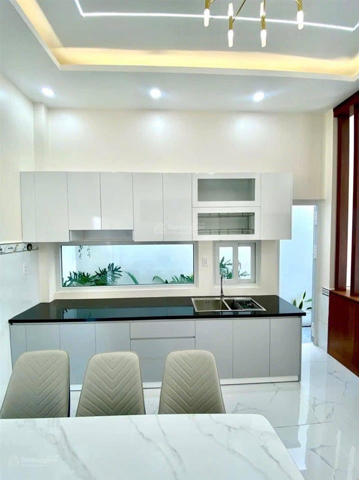 Bán biệt thự mini shr gần chợ hóc môn, dt 7.6 x 16m