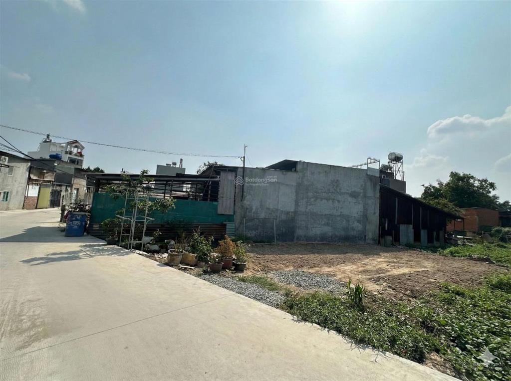 Bán lô đất sổ bìa hồng 194m2, 2tỷ950, đường bê tông sạch đẹp