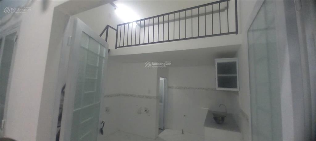 Bán nhà giá rẻ kế chợ xuân thới thượng 490 triệu, kế bên mặt tiền đường lớn 10 bước chân tới