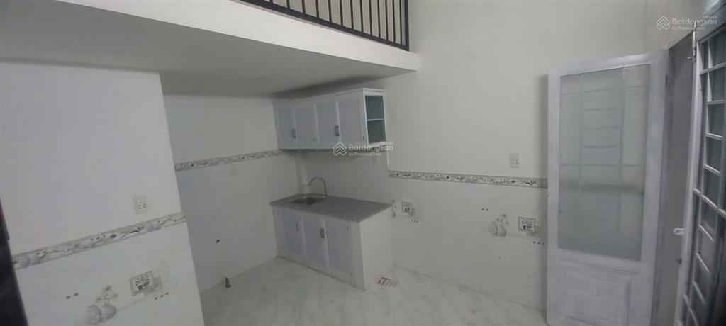 Bán nhà giá rẻ kế chợ xuân thới thượng 490 triệu, kế bên mặt tiền đường lớn 10 bước chân tới