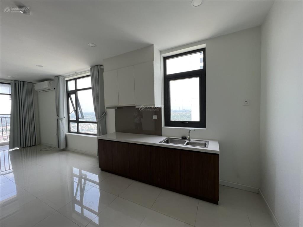 Bán căn hộ central premium off, dt44m2, 1wc, tầng cao, căn góc, giá bán 3 tỷ, xem nhà 0906 788 ***