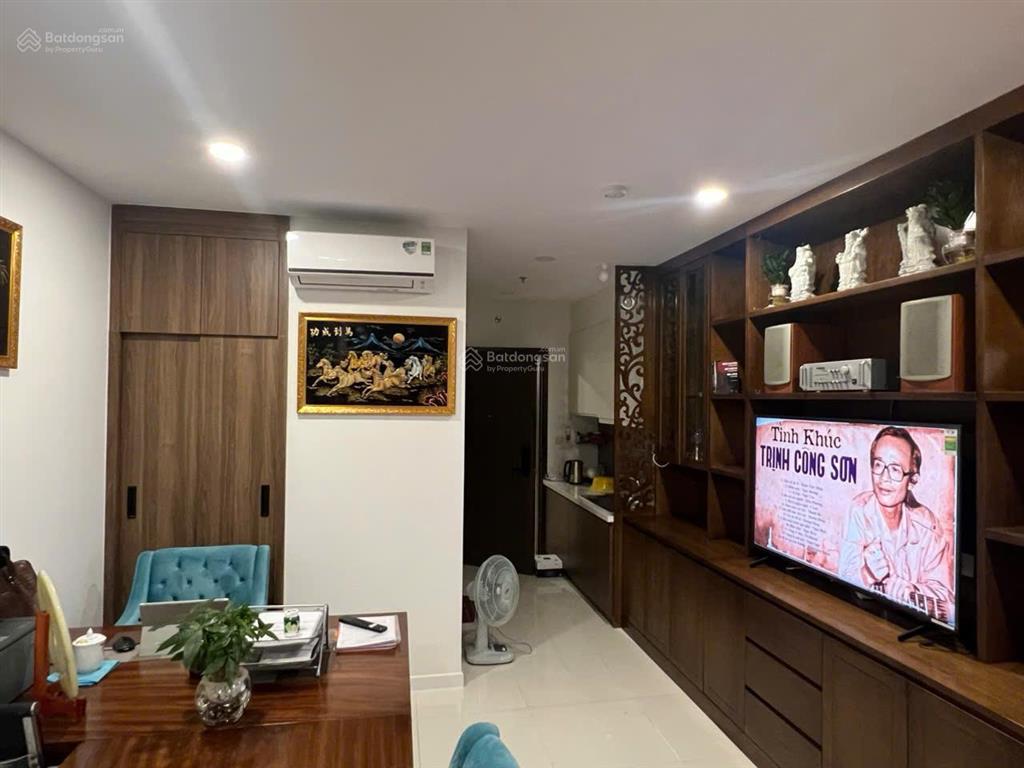 Cho thuê căn hộ central premium, dt37m2, 1pn, 1wc, có nội thất, nhà sạch, giá 9tr/th.  0906 788 ***