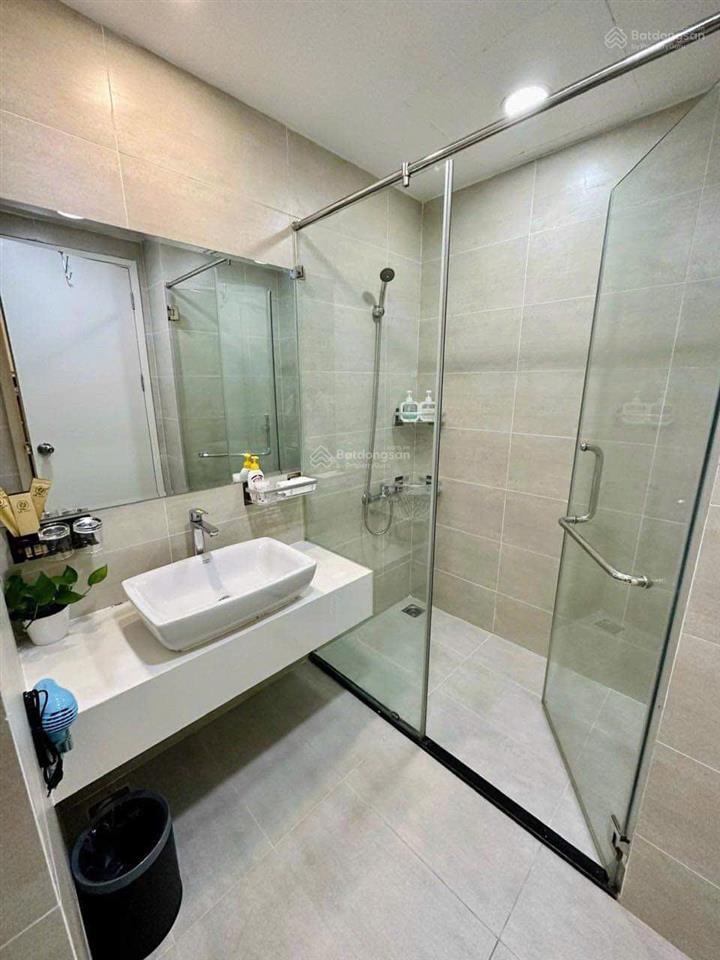 Cho thuê căn hộ central premium, dt 31m2, có một số nội thất, giá 7.5tr/th.  0906 788 ***  thắm