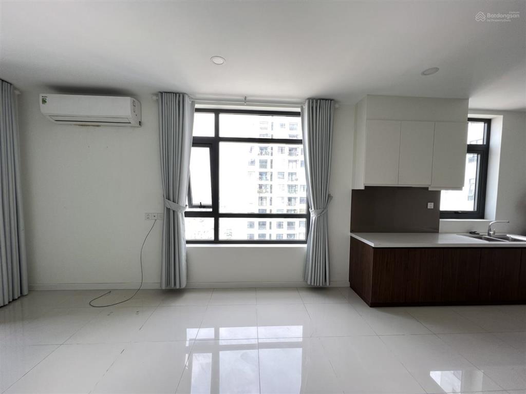 Bán căn hộ central premium off, dt 44m2, 1wc, tầng cao, căn góc, giá bán 3 tỷ, xem nhà 0906 788 ***