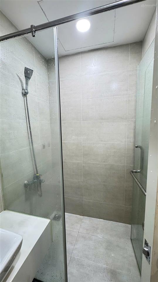 Bán căn hộ central premium off, dt 31m2, 1wc, nhà sạch đẹp, giá bán 2.1 tỷ.  0906 788 ***  thắm
