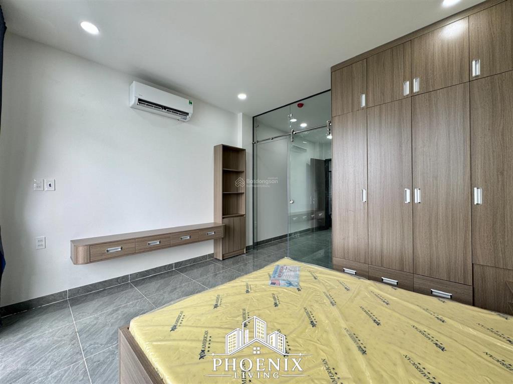 1 phòng ngủ  nằm ngay hà huy giáp cầu vượt ngã tư ga  tách bếp  full nội thất mới 100%