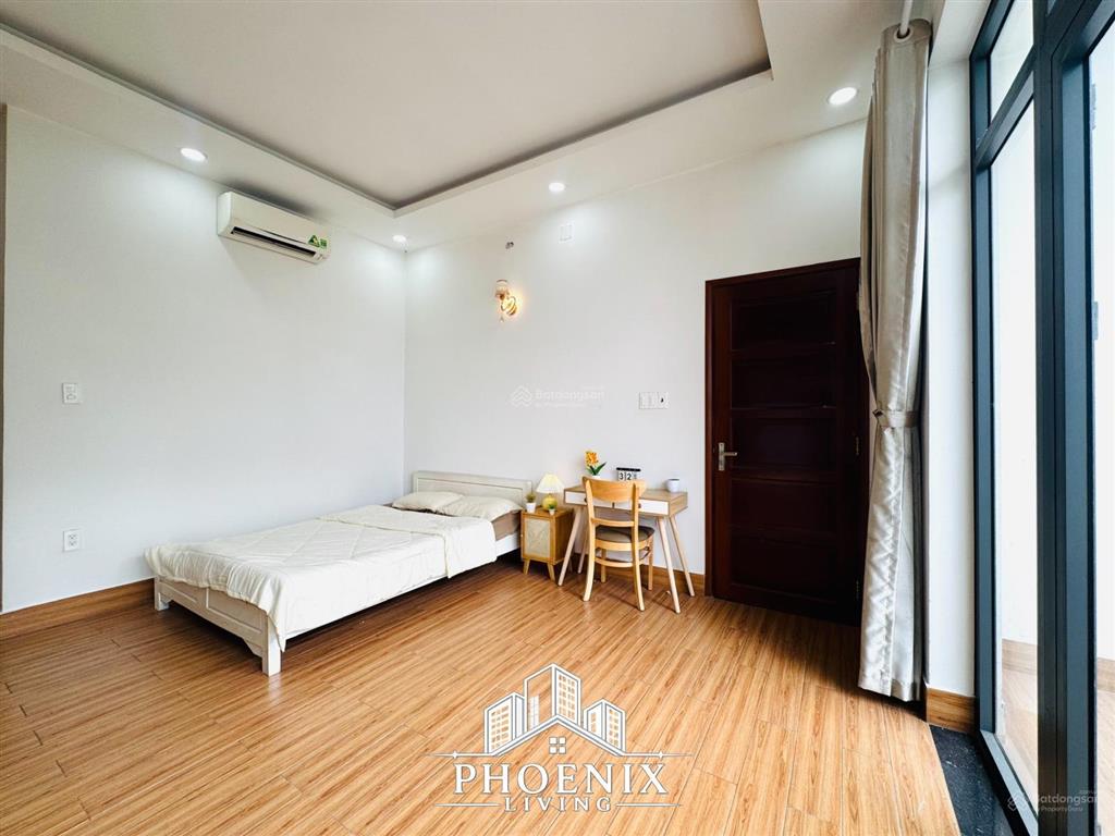 Trống sẵn 1pn ban công full nội thất nằm ngay đông hưng thuận gần chợ cầu  tiện qua cvpm