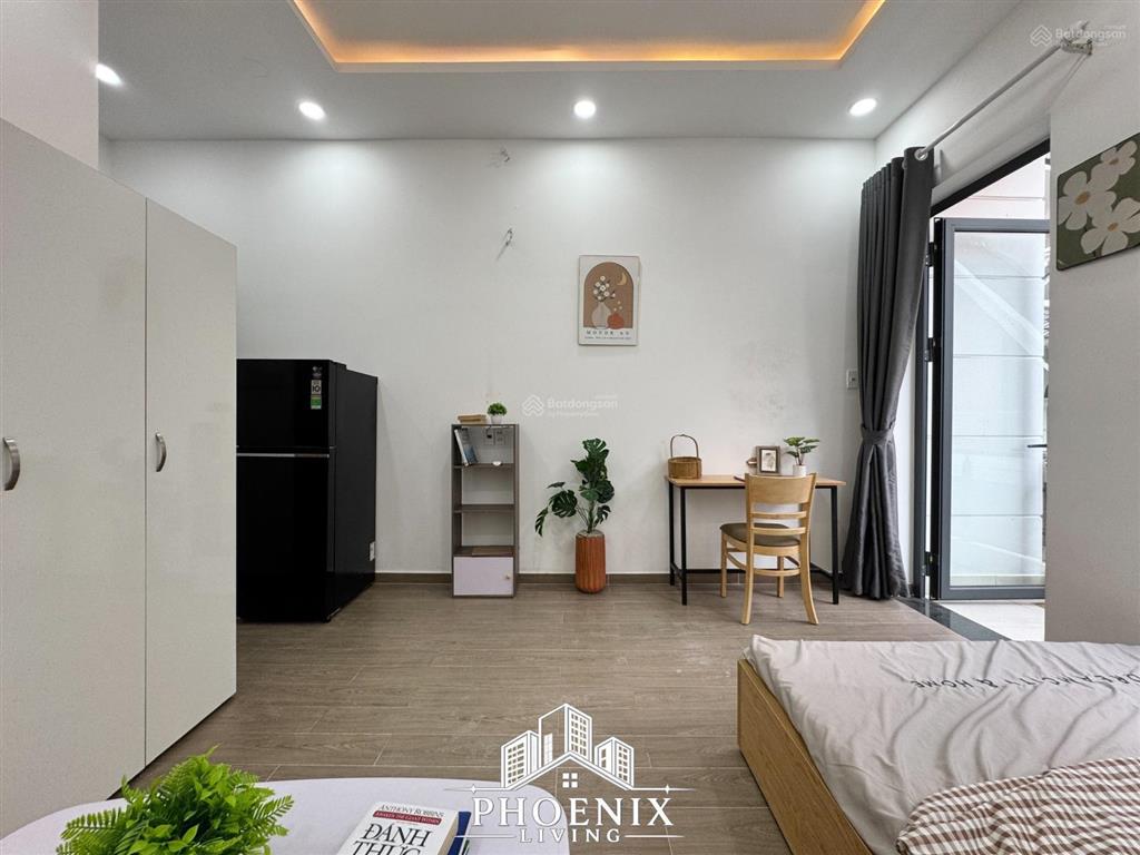 Ban công  phòng mới xây 100%  full nội thất  nằm ngay vườn lài  gần cầu sắt