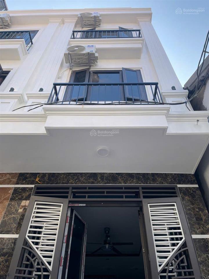 Chính chủ bán nhà 82m2 ô tô đỗ trước sân, khu vực sầm uất chợ, trường bán kính 100m