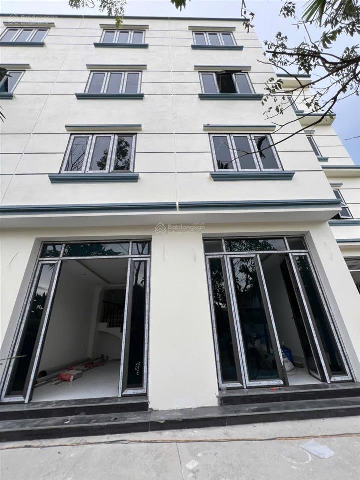 Cần bán gấp nhà 5 tầng cổ bản đồng mai ô tô đỗ cổng.