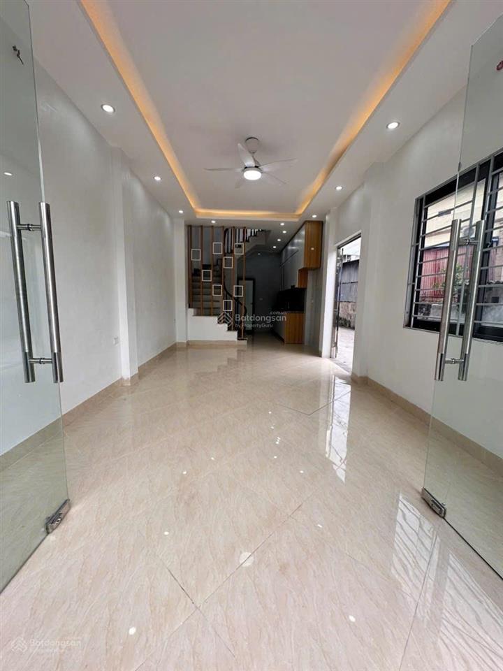 Cần bán gấp nhà 5 tầng cổ bản đồng mai ô tô đỗ cổng.