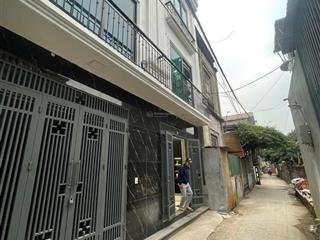 Bán gấp nhà 4 tầng lại yên ngõ thông, ô tô đỗ sát, gần splendora
