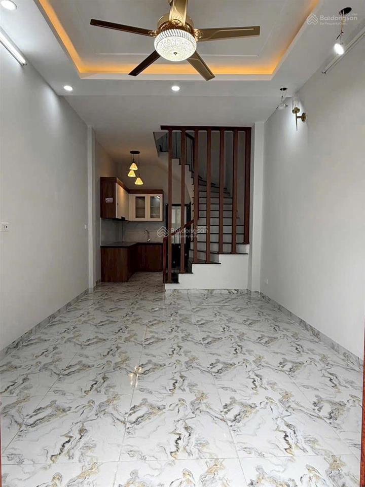 Giảm sâu bán gấp nhà đông la, 4 tầng giá 3,7tỷ, nhà cực đẹp pháp lý chuẩn.