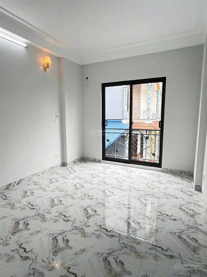 Giảm sâu bán gấp nhà đông la, 4 tầng giá 3,7tỷ, nhà cực đẹp pháp lý chuẩn.