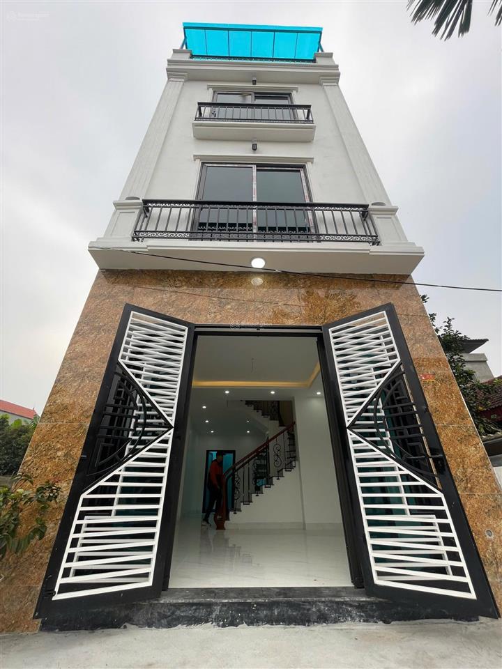 Giảm sâu cần bán gấp nhà đơn lập  4 tầng  dt 40m2  ô tô đỗ cửa sát vành đai 4.