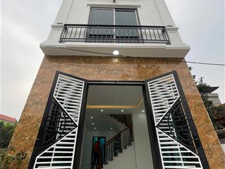 Giảm sâu cần bán gấp nhà đơn lập  4 tầng  dt 40m2  ô tô đỗ cửa sát vành đai 4.