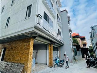 Nhà xây đơn lập chắc chắn. ô tô đỗ cửa. ngay đại lộ tl