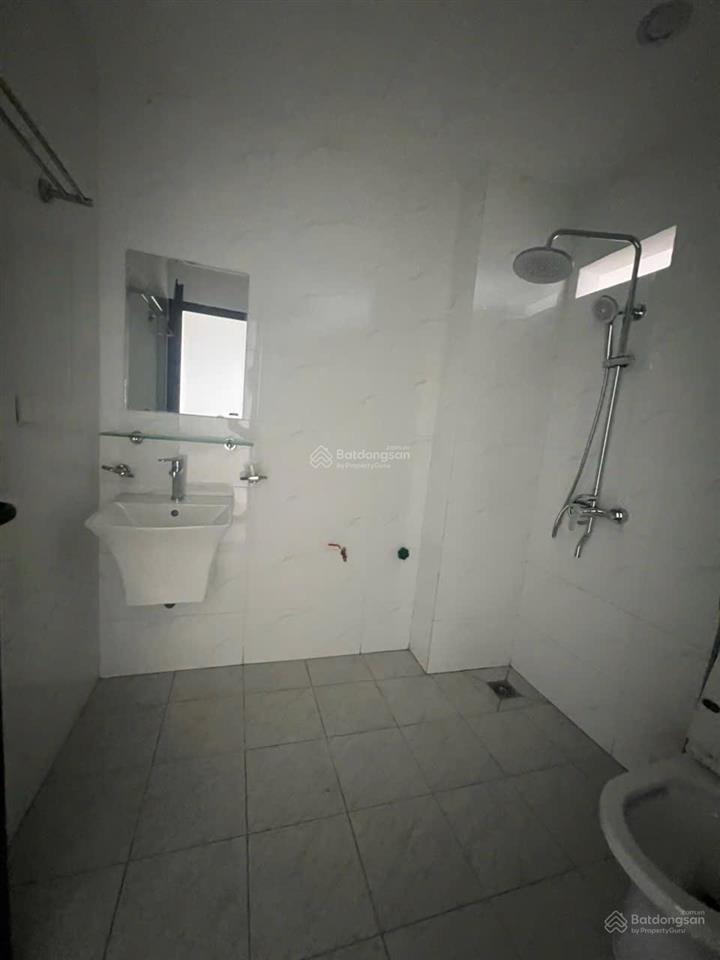 Chính chủ bán nhà 4 tầng thị trấn chúc sơn, ngay mặt ql6, tàu điện trên cao.