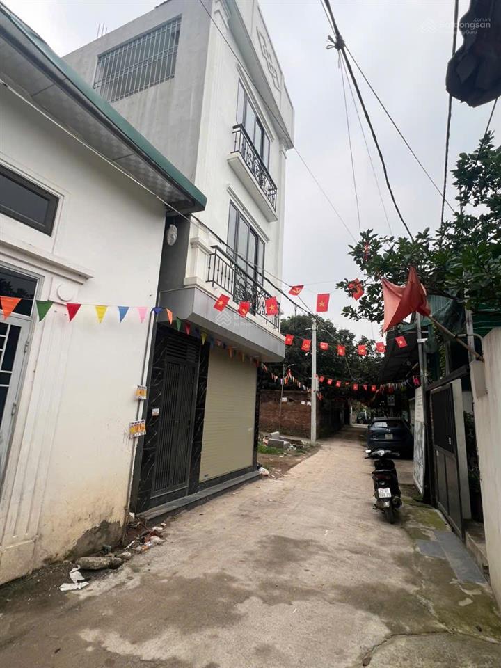 Em cần bán gấp nhà tình lam đại thành, 42m2 ô tô đỗ trước nhà, cách khu đô thị đô nghĩa 3km