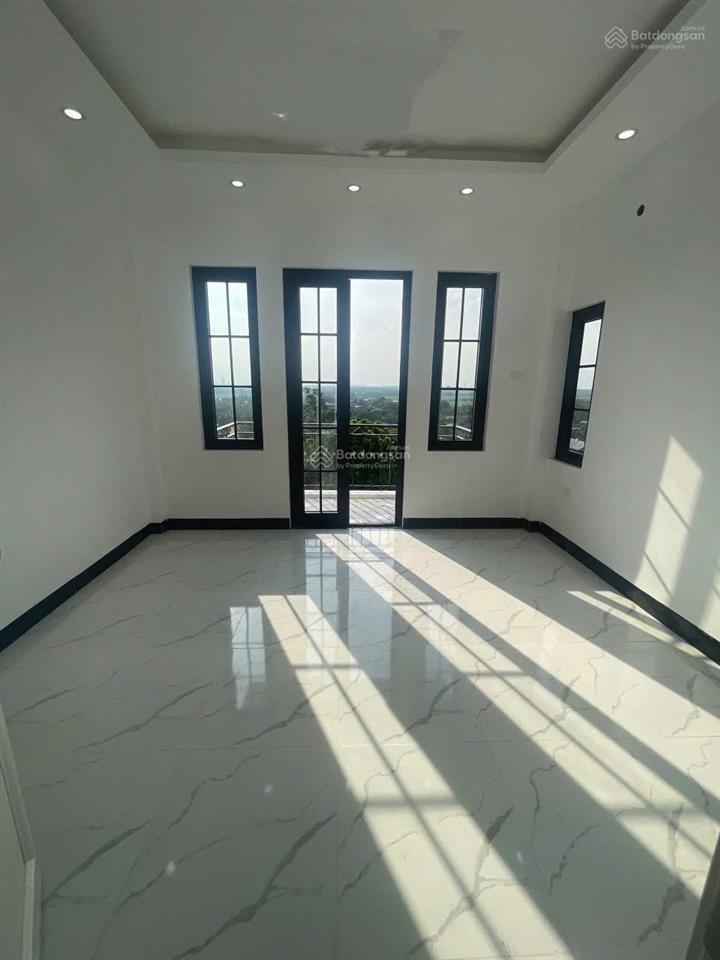 Chính chủ bán nhà 64m2 xây 4 tầng tại đồng lư, hưng đạo ô tô đỗ trước cửa. cách mỹ đình 15km