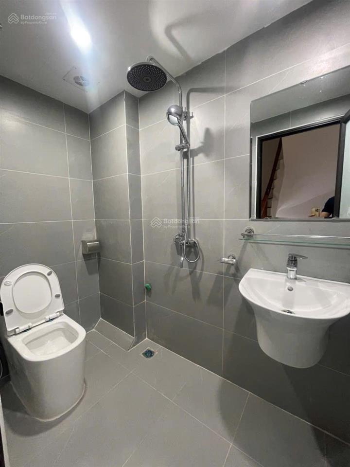 Giảm sâu chỉ còn 3 tỷ300 nhận nhà 5 tầng đông la hoài đức (trong đê) sát vành đại 4.