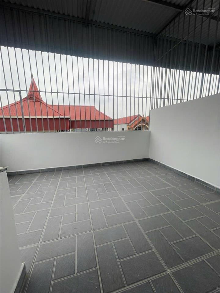 Giảm sâu chỉ còn 3 tỷ300 nhận nhà 5 tầng đông la hoài đức (trong đê) sát vành đại 4.