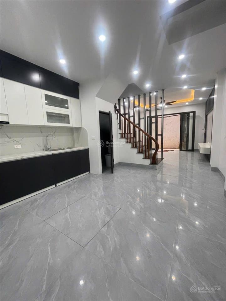 Giảm sâu chỉ còn 3 tỷ300 nhận nhà 5 tầng đông la hoài đức (trong đê) sát vành đại 4.
