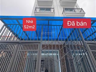 Cần bán nhà 52m2 xây 4 tầng, 4 phòng ngủ, giáp đông la, khu đô thị đô nghĩa