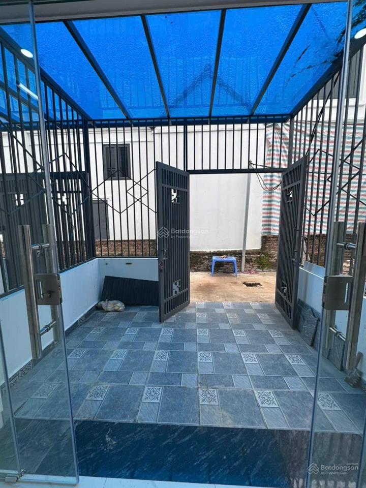 Cần bán nhà 52m2 xây 4 tầng, 4 phòng ngủ, giáp đông la, khu đô thị đô nghĩa