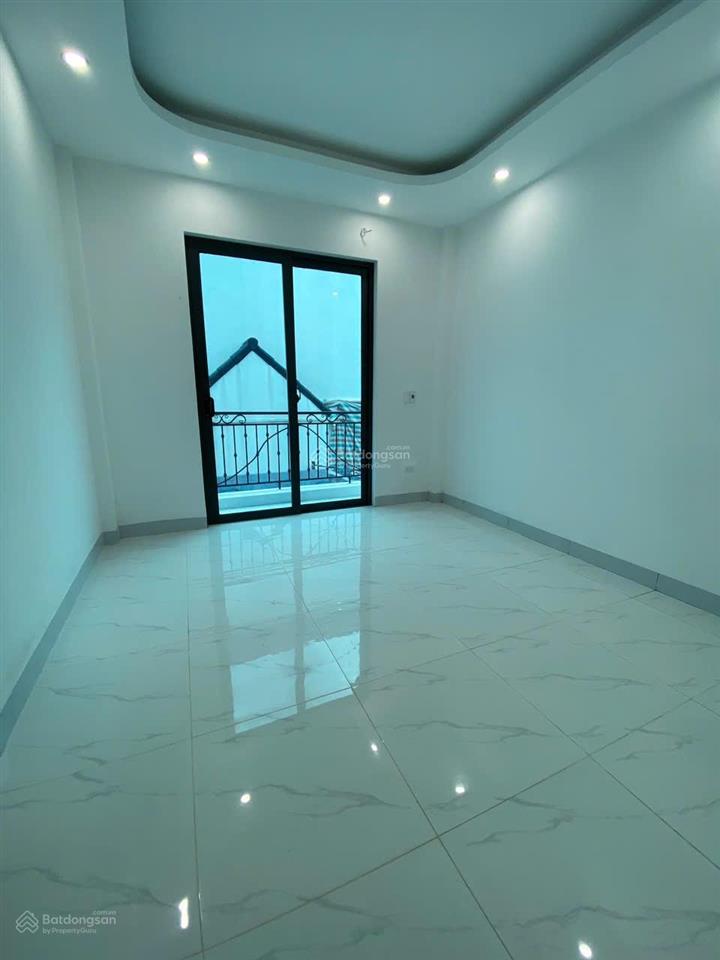 Cần bán nhà 52m2 xây 4 tầng, 4 phòng ngủ, giáp đông la, khu đô thị đô nghĩa