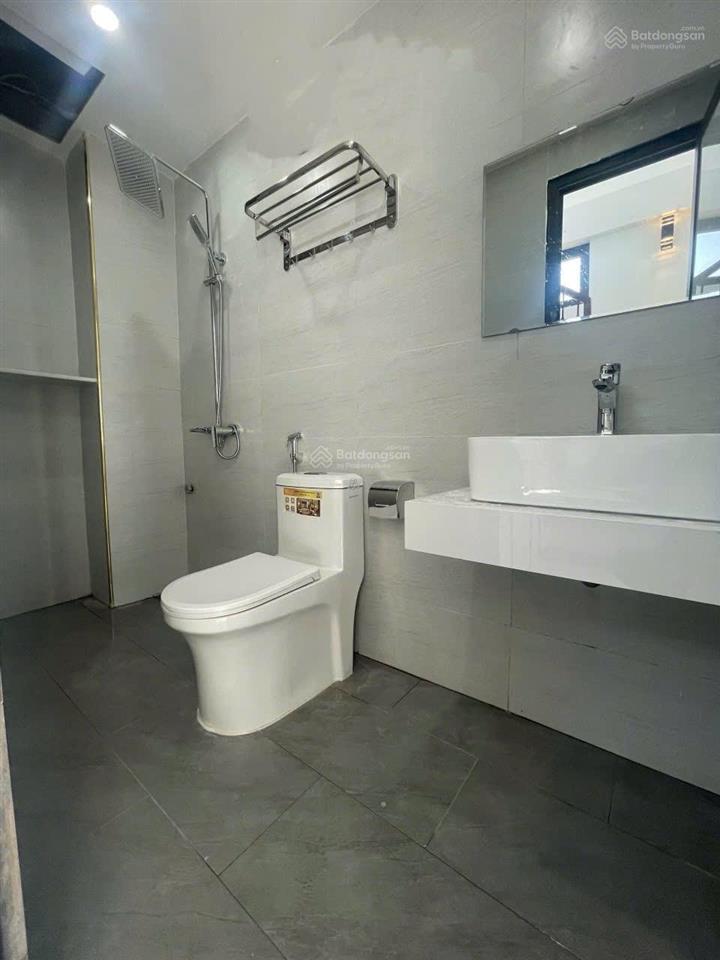 Bán gấp nhà 52m2  xây 3 tầng  ngay đại lộ tl, ô tô đỗ cổng, giá 3 tỷ 180 có tl.