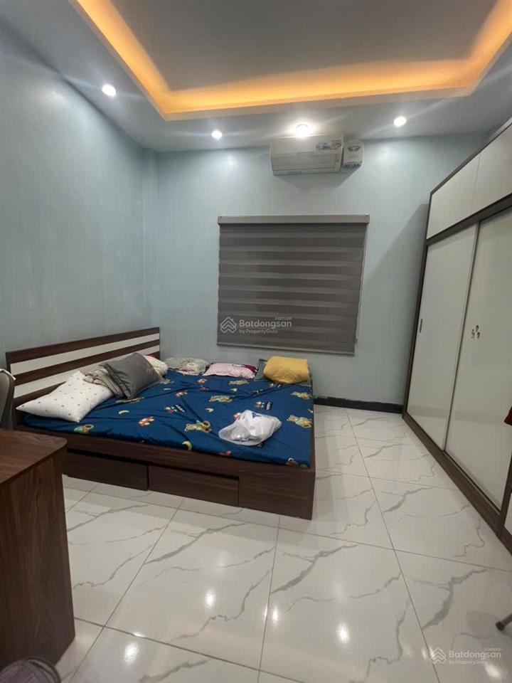Bán gấp nhà 52m2  xây 3 tầng  ngay đại lộ tl, ô tô đỗ cổng, giá 3 tỷ 180 có tl.
