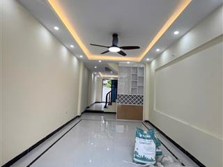 Cần bán nhà 50m2 nằm ngay đường đôi chúc sơn, ô tô đỗ trước cửa.