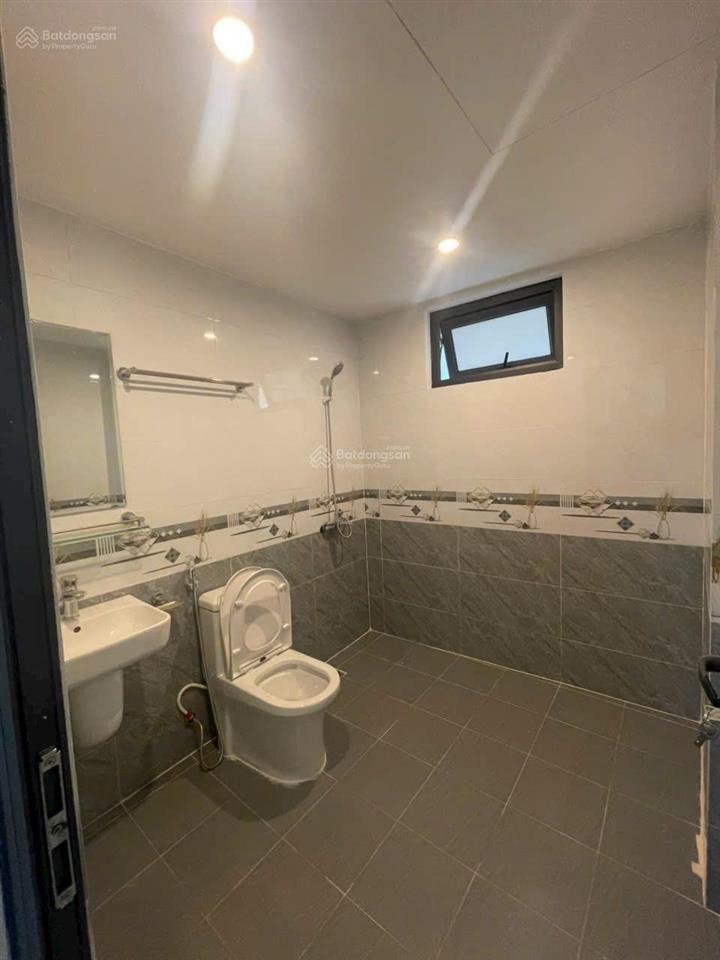 Cần tiền bán gấp nhà 48m2 xây 3 tầng, ô tô thông, giá 3 tỷ 1 còn bớt.