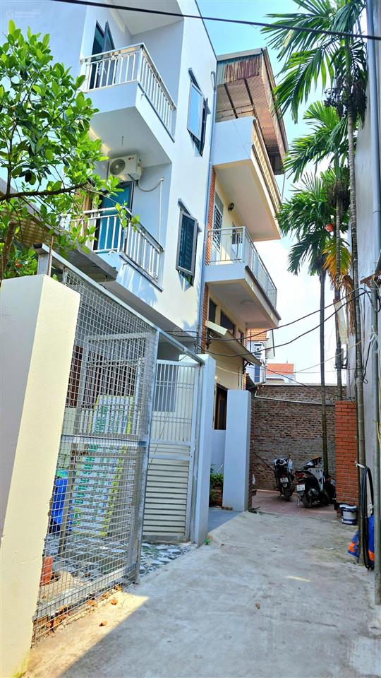 Cần bán nhà rộng 85m2  dân xây 3 tầng, 4 phòng ngủ, yên quán, tân phú, quốc oai