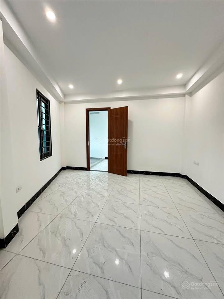 Chủ ngộp giảm sâu nhà 30m2 ngay chợ phượng nghĩa phụng châu, ô tô đỗ cửa