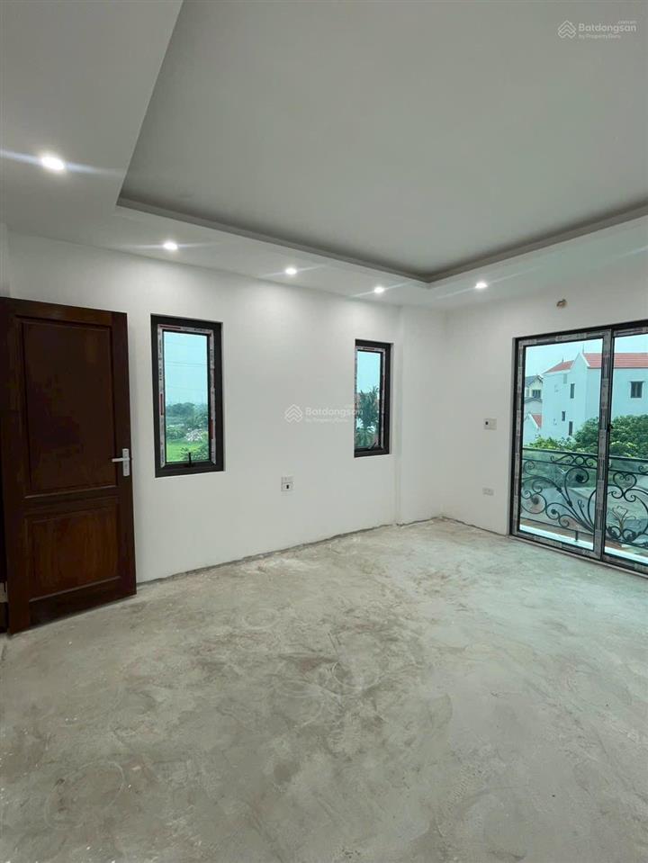 Siêu rộng nhà 93m2 ô tô đỗ trước sân, đại thành khu vực sầm uất, trường chợ bán kính 100m