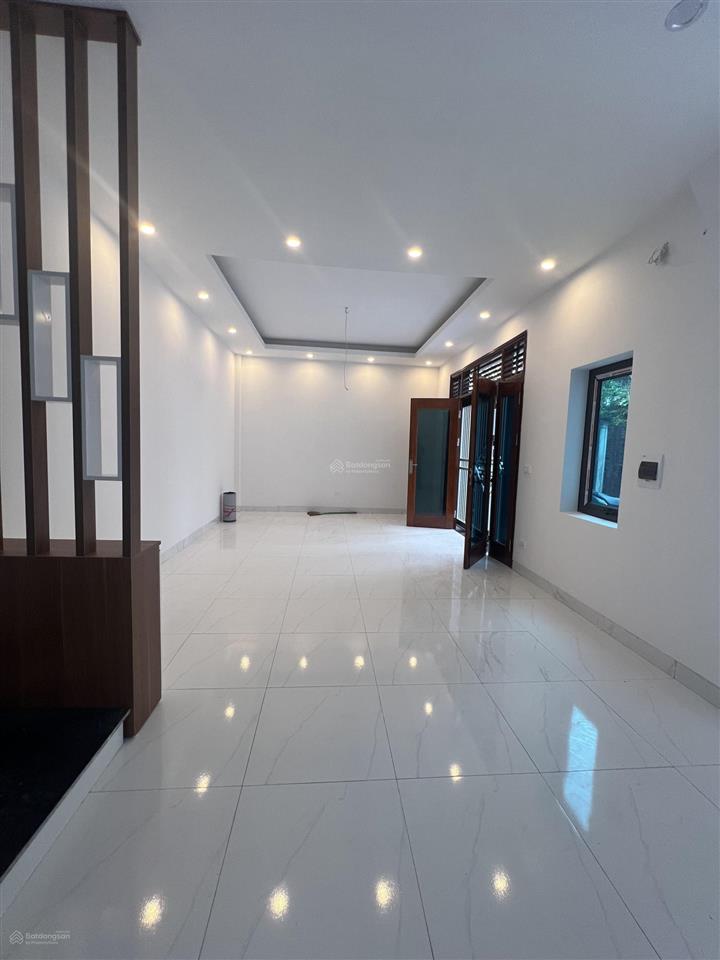 Siêu rộng nhà 93m2 ô tô đỗ trước sân, đại thành khu vực sầm uất, trường chợ bán kính 100m