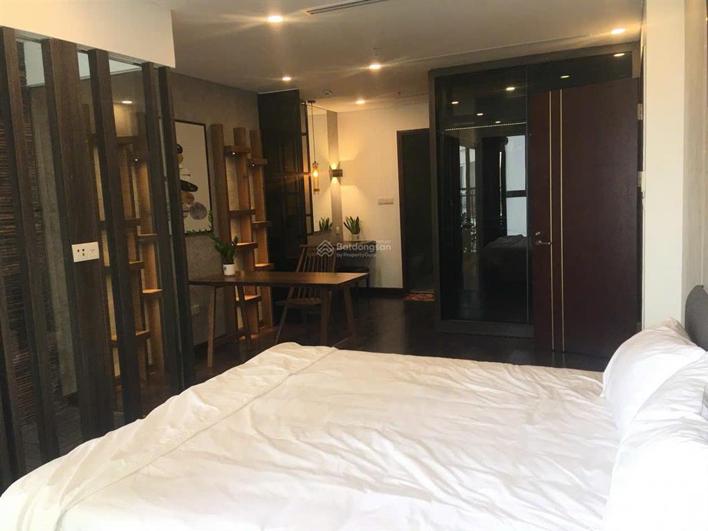 Bán căn hộ 3pn tầng cao view sông hồng cực đẹp, full nội thất, sổ đỏ, giá tốt nhất.  0965 666 ***