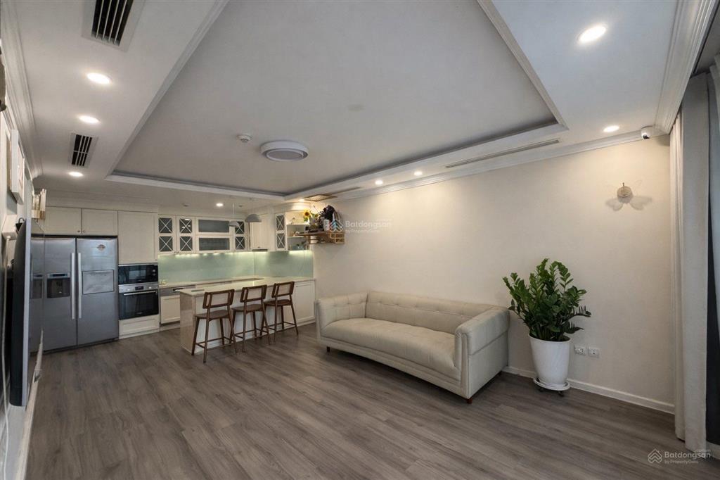 Chỉ 1 căn hiếm có! bán ch 111m² 3pn tầng cao view trực diện hồ tây. full nội thất.  0965 666 ***