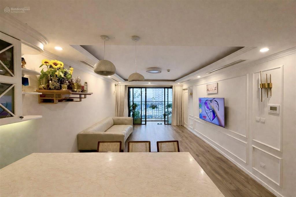 Chỉ 1 căn hiếm có! bán ch 111m² 3pn tầng cao view trực diện hồ tây. full nội thất.  0965 666 ***